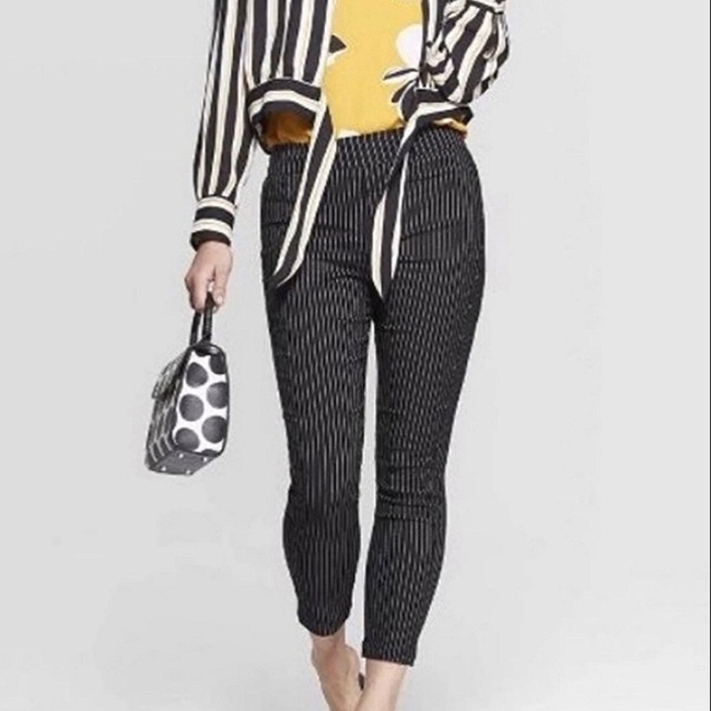 NWOT WhoWhatWear Pinstriped Pants Sz6